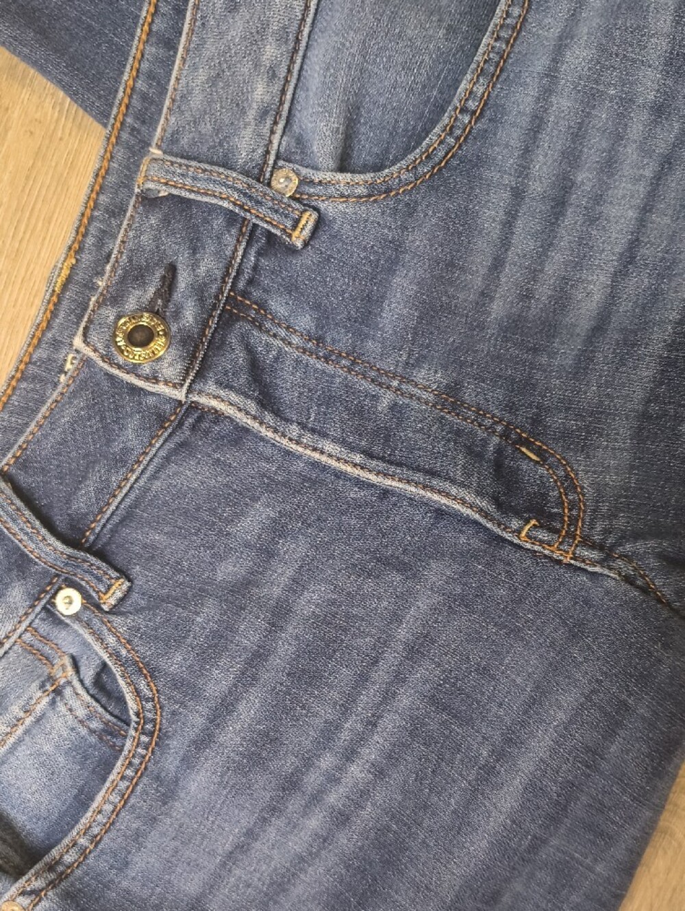 S1176 Tomgirl Casual Fit w/28" Inseam American Eagle Women's Size 6 Jeans - Picture 8 of 8